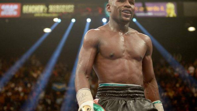 Floyd Mayweather l-a invins pe Marcos Maidana si si-a pastrat titlurile WBA si WBC Imagine