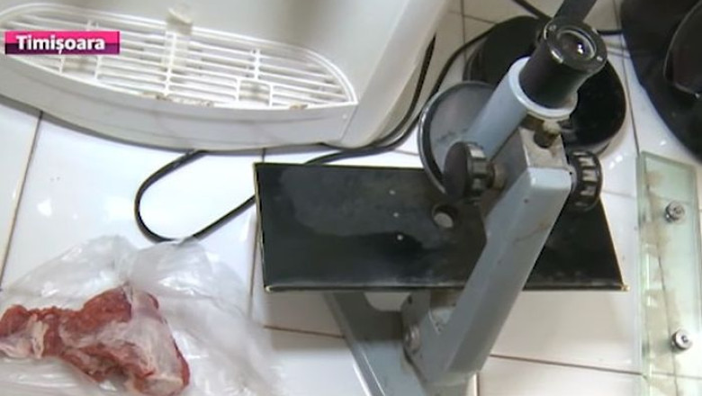 Focar de trichineloza in judetul Arad. O persoana a murit, aproape 50 s-au imbolnavit Imagine