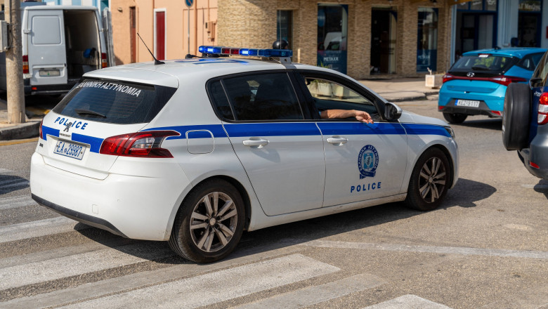 Focuri de arma in Grecia, intr-o zona des frecventata de romani. Trei oameni au fost raniti, unul este in stare grava Imagine