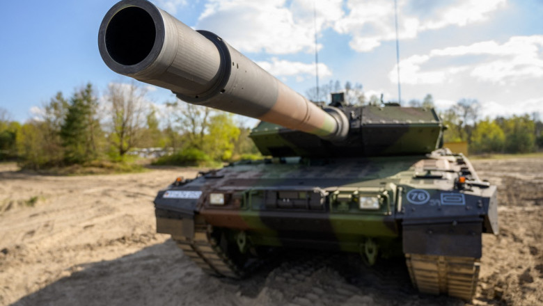 Forbes: Ucraina a pierdut doar 5 din cele 71 de tancuri Leopard 2 de la inceputul contraofensivei Imagine