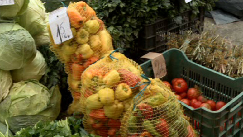 Forfota in pietele din Iasi pentru proviziile de iarna Imagine