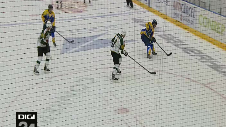 Forma buna pentru hocheistii de la Corona Brasov Imagine