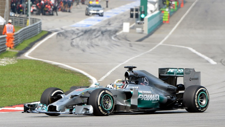 FORMULA 1. Lewis Hamilton a castigat Marele Premiu al Malaeziei Imagine