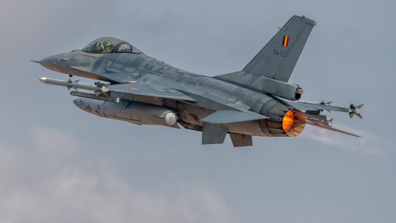 Fortele Aeriene Romane anunta zboruri de antrenament la inaltimi mici, pe intreg teritoriul tarii. Se folosesc inclusiv avioane F-16 Imagine