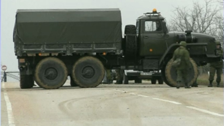 Fortele ruse au deschis focul intr-o baza militara din Crimeea Imagine