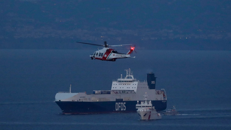 Fortele speciale italiene au luat cu asalt o nava din Turcia dupa ce echipajul a fost atacat de pasageri clandestini Imagine
