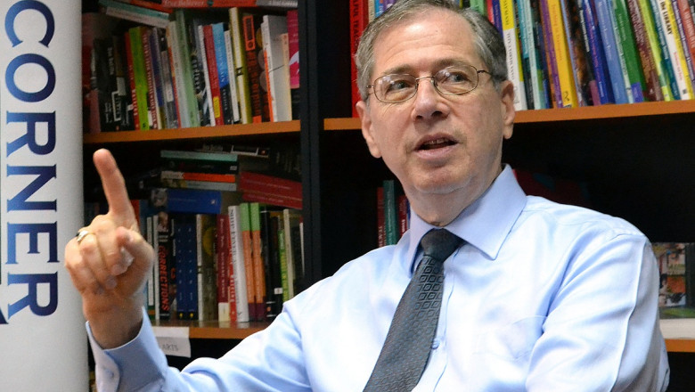 Fost ambasador SUA: „Am intervenit pentru ca Guvernul Romaniei sa concesioneze zacaminte de gaze de sist catre Chevron” Imagine