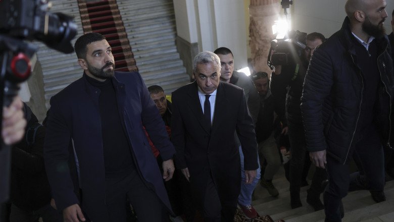 Fost ofiter SRI: „Cineva a atras atentia” despre Calin Georgescu, inainte de primul tur. „Acest avertisment nu a fost pus in aplicare” Imagine