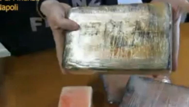 Fosta colaboratoare a lui Silvio Berlusconi, prinsa cu droguri pe aeroportul din Roma Imagine