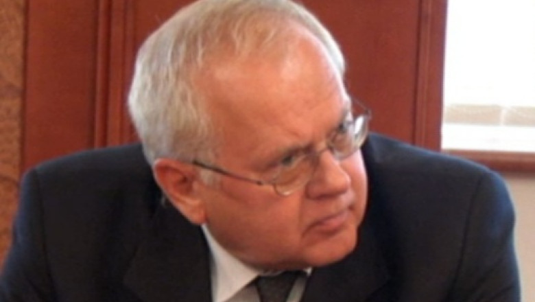 Fostul ministru al Apararii, Victor Babiuc, a fost eliberat Imagine