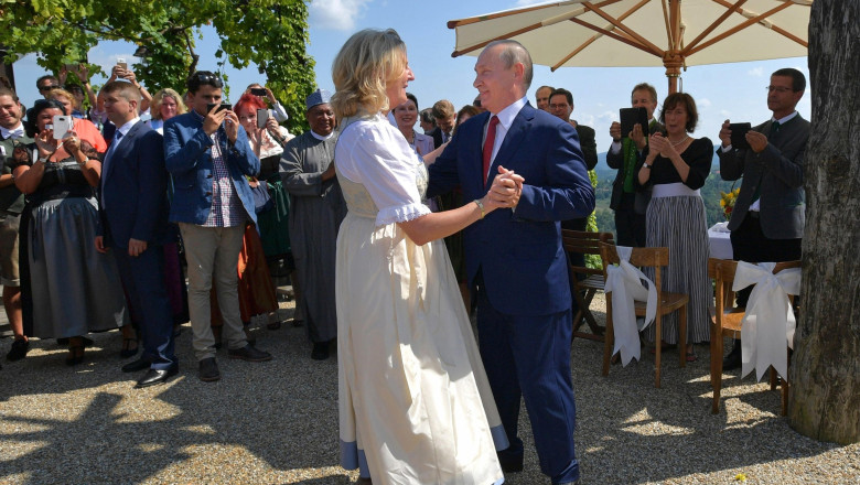 Fostul ministru de Externe al Austriei se muta in orasul natal al lui Vladimir Putin Imagine