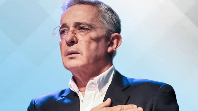 Fostul presedinte al Columbiei, Alvaro Uribe, condamnat la 12 ani de arest la domiciliu Imagine