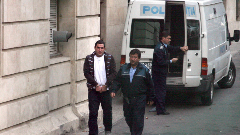 Fostul procuror DIICOT care juca la poker banii de flagrant, condamnat la inchisoare Imagine