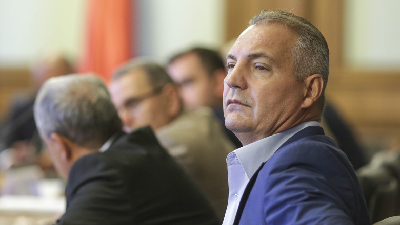 Fostul trezorier al PSD a recunoscut ca a folosit banii de la partid pentru vacante exotice. Mircea Draghici a fost trimis in judecata Imagine