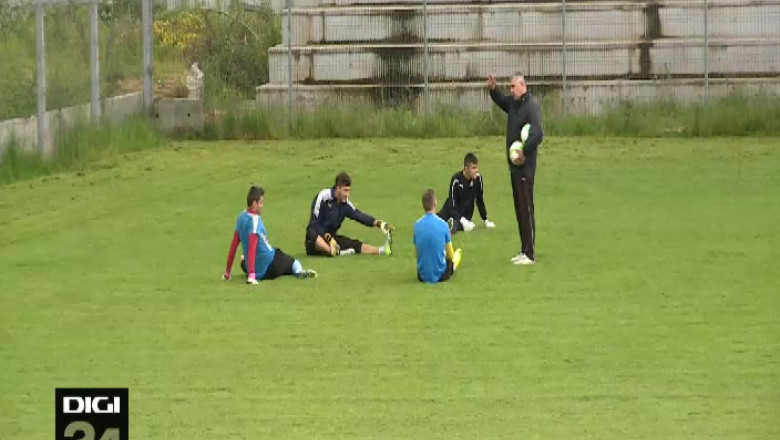 FOTBAL. Antrenamente grele, jucatori neplatiti Imagine