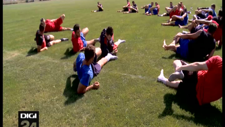 FOTBAL. Doi oradeni la Arsenal Londra Imagine