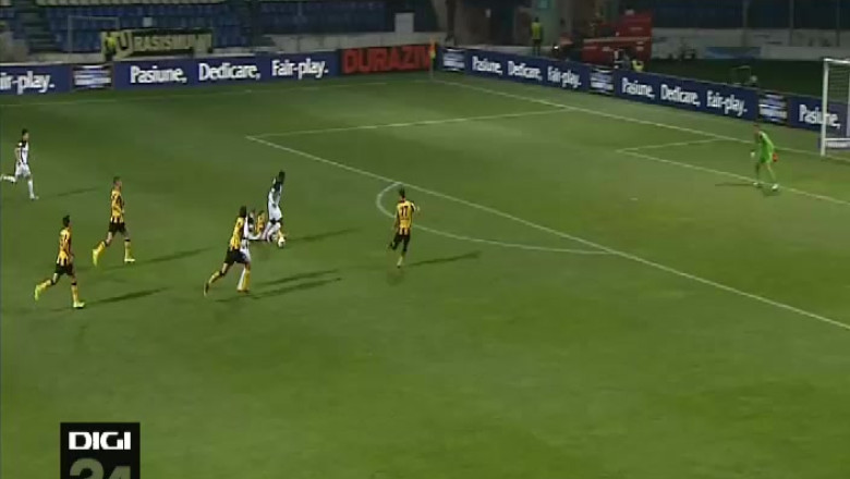 FOTBAL. Eliminati din Cupa  Imagine