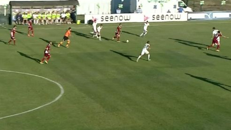 Fotbal. La un pas de "careul de asi" Imagine