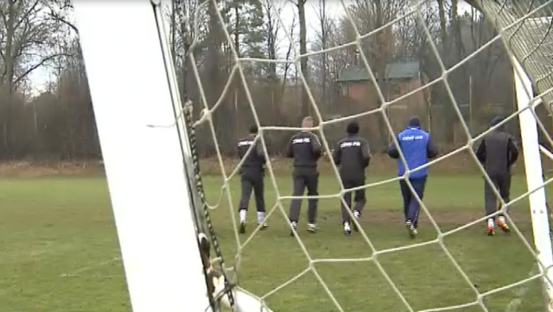 FOTBAL. Marius Lacatus a lasat acasa doi jucatori! Imagine