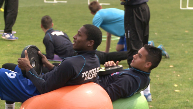 FOTBAL. Obligati sa bata Viitorul Imagine