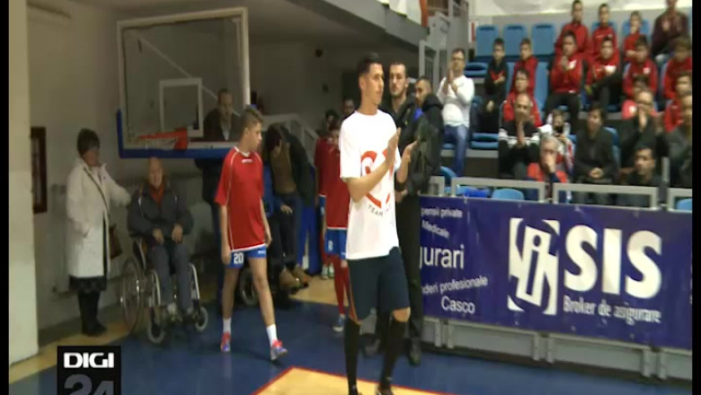 FOTBAL. Oradeanul Ionut Pop a debutat in acest an, cu AS Roma, in Youth Champions League Imagine