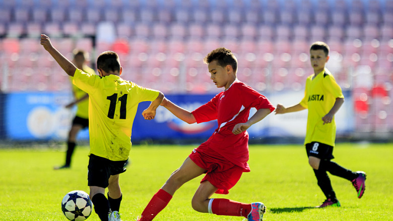 Fotbal pentru copii. Finala fazei zonale a "Cupei Hagi Danone" 2014 va fi la Ovidiu Imagine