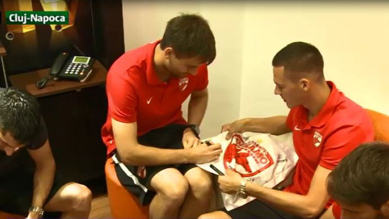 Fotbal. "Cainii rosii", la intalnire cu fanii Imagine