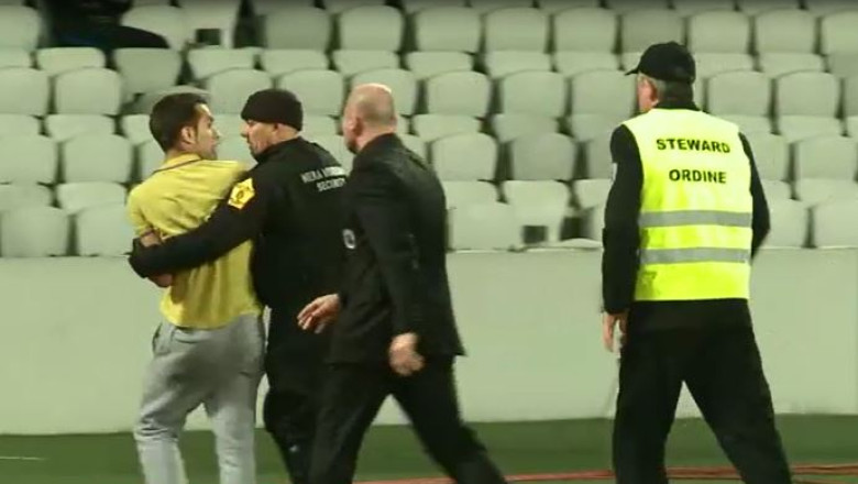 Fotbal. "U" risca suspendarea stadionului Imagine