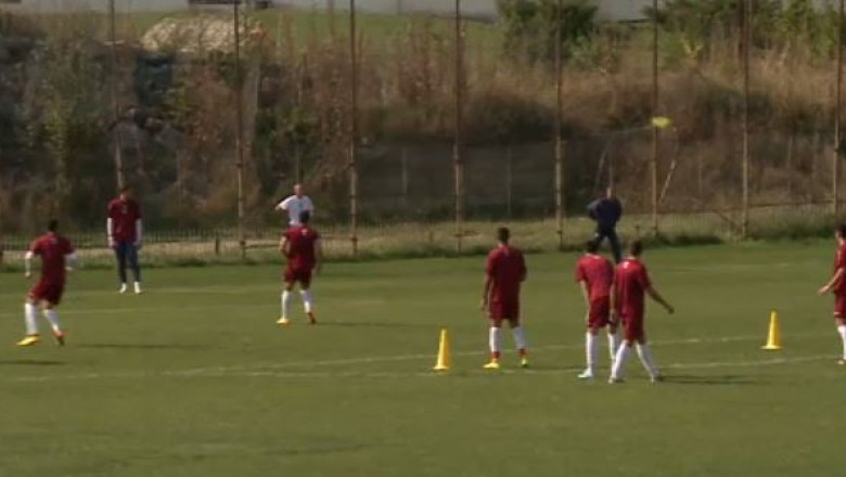 Fotbal. Raman in obiectiv Imagine