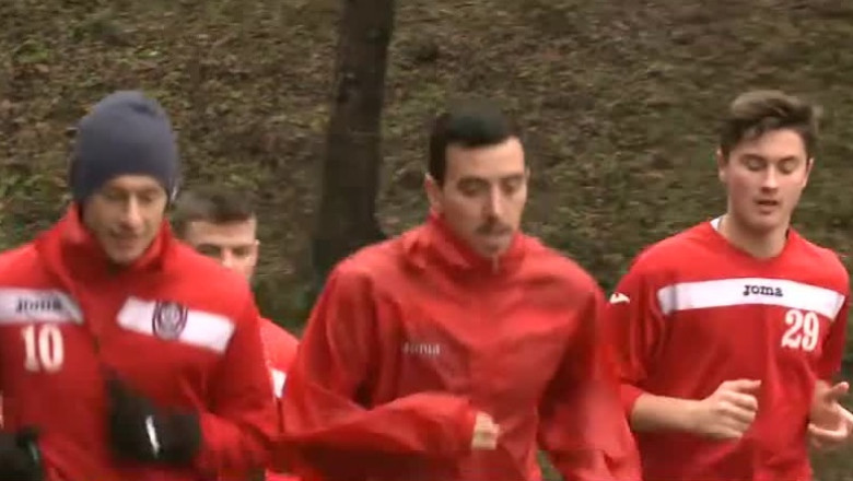 Fotbal. Renegatii se antreneaza cu juniorii CFR-ului Imagine