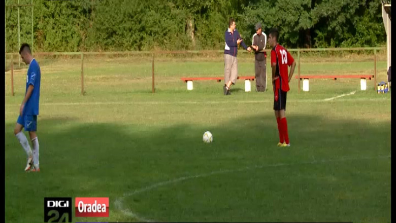 FOTBAL: Studentii oradeni au luat primul examen in Regio League Imagine