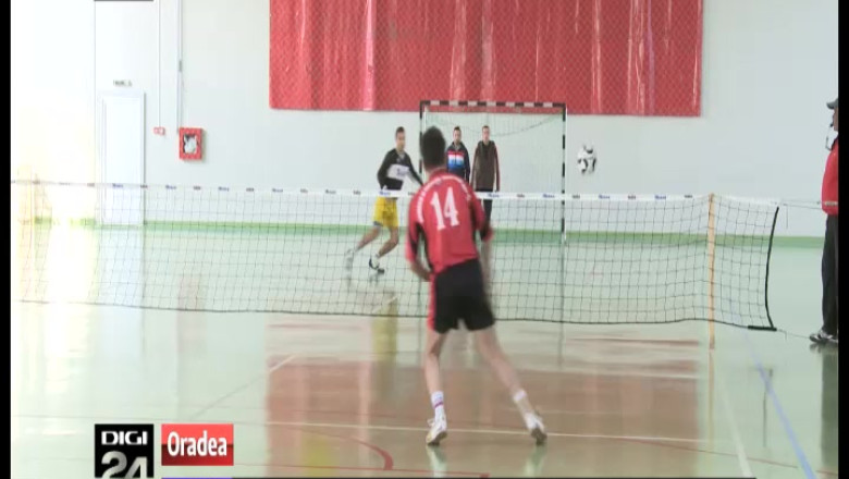 FOTBAL-TENIS. Crisul Oradea viseaza la argintul national Imagine