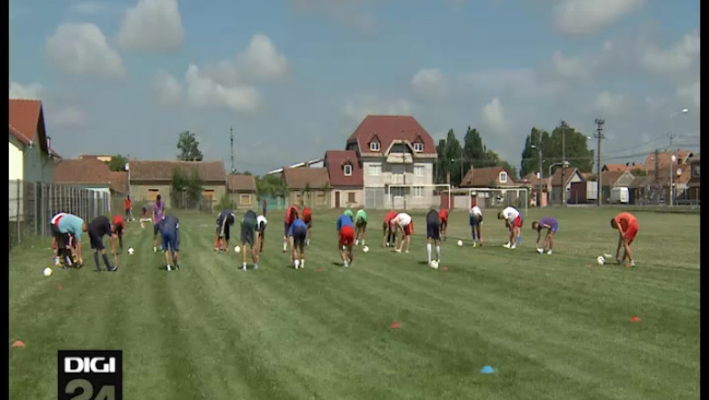 FOTBAL. tinta CSC Sanmartin: ramanerea in liga a III-a Imagine