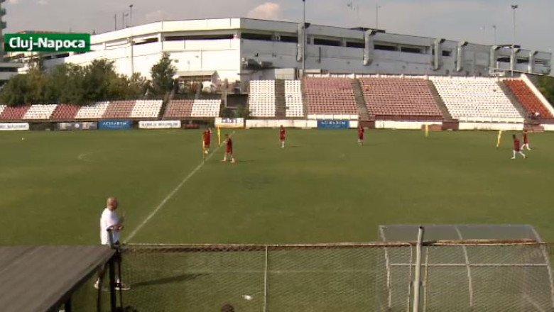 Fotbal. Trairi diferite inainte de derby Imagine