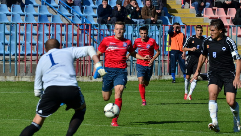 FOTBAL. Ultimele sanse pentru FC Bihor. Oradenii intalnesc miercuri "lanterna" Minerul Motru Imagine