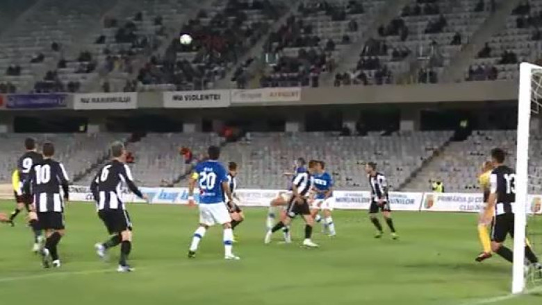 Fotbal. Universitatea Cluj nu mai castiga acasa. "Studentii" au pierdut cu Dinamo si au remizat cu FC Brasov, in startul de campionat Imagine