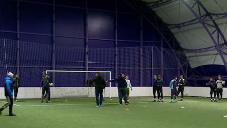 Fotbalistii lui lui ASU Poli Timisoara, mai greu cu balonul oval Imagine