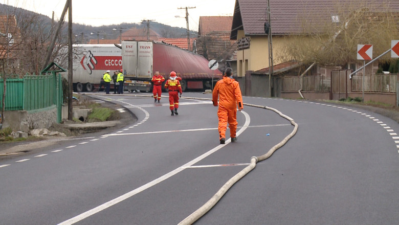 FOTO. Accident grav pe DN1, in Bihor. Doua TIR-uri s-au ciocnit, un sofer a murit Imagine