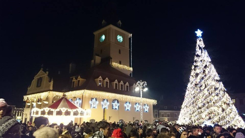 FOTO & VIDEO. Marile orase au imbracat hainele de sarbatori Imagine