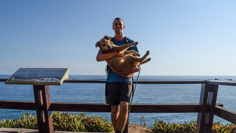 FOTO & VIDEO Povestea unui barbat si a cainelui sau care, timp de 7 ani, au facut inconjurul lumii pe jos Imagine