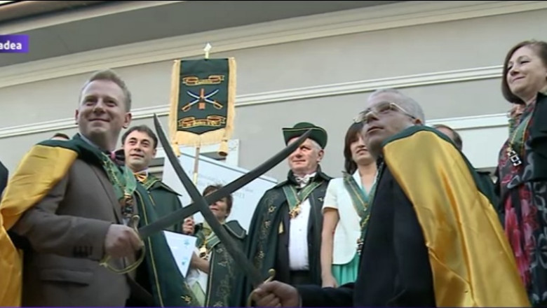 FOTO&VIDEO. Romania are la Oradea prima ambasada a sampaniei Imagine