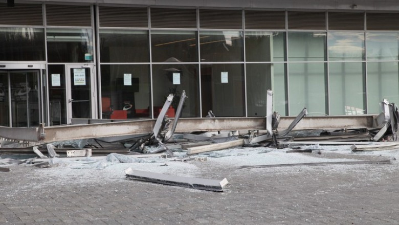 FOTO & VIDEO. Stadionul Sahtior Donetk, avariat de o explozie Imagine