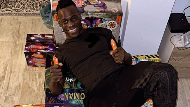 FOTO. Balotelli nu se lasa de Anul Nou, la 13 ani dupa ce si-a incendiat casa cu artificii. A pregatit cantitati impresionante Imagine