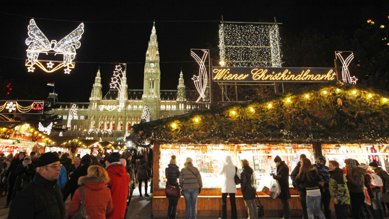 FOTO. Bulevardele Vienei se transforma in targuri pentru Craciun Imagine
