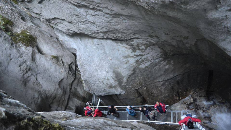 FOTO Canionul 7 Scari din Brasov, zona unica in Romania, este oficial redeschis pentru turisti Imagine