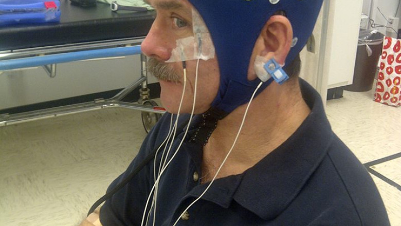 FOTO. Cum se adapteaza Chris Hadfield pe Terra dupa 146 de zile in spatiu Imagine