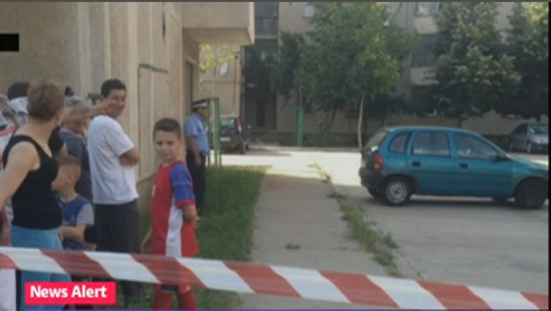 FOTO. Dispozitiv exploziv improvizat, gasit in apropierea unui bloc din Drobeta-Turnu Severin Imagine