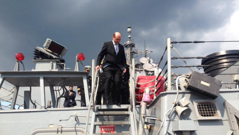 FOTO Distrugatorul american USS Donald Cook, la Constanta. Traian Basescu: "Nu sunt adversar al Moscovei, ci al unor practici ale Federatiei Ruse" Imagine