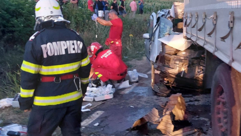 FOTO. Doi morti si sapte raniti intr-un grav accident rutier in judetul Vaslui. Autoritatile au activat Planul Rosu de interventie Imagine