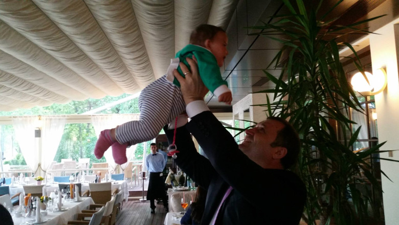 FOTO. Fostul premier al Republicii Moldova, Vlad Filat, in brate cu Sofia Anais  Imagine